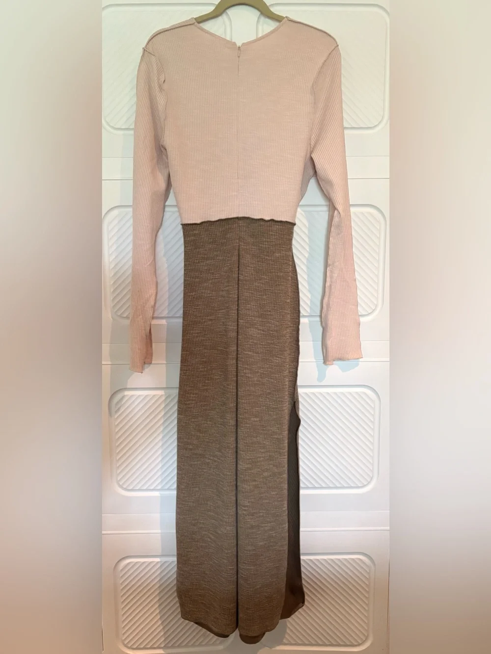 NWOT Neutral Ruched Drawstring Midi Dress - Picture 4 of 5
